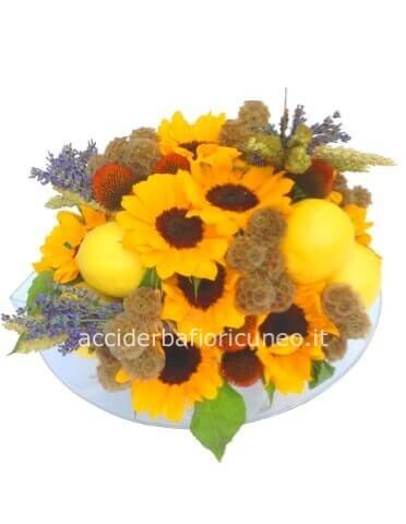 Centrotavola con girasoli .PRIMA DI ORDINARE CHIEDERE LA DISPONIBILITA' TEL 0171692720