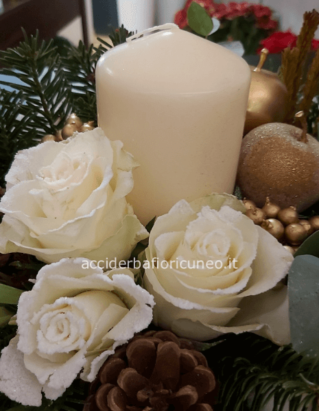 Centrotavola con fiori bianchi